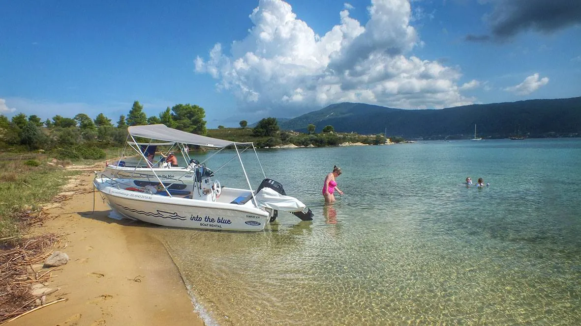 Diaporos island exploration by self-drive boat